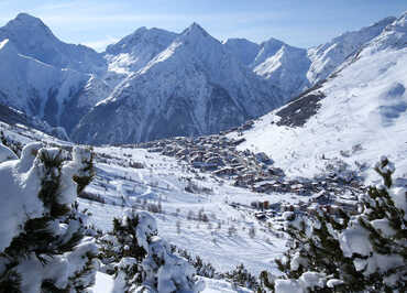 La station des 2 Alpes en hiver