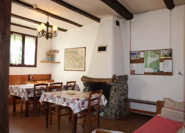 Gîte d'Etape/Groupe La Rouguière - Pièce de vie - Saint-Martin-Vésubie - Gîtes de France Alpes-Maritimes