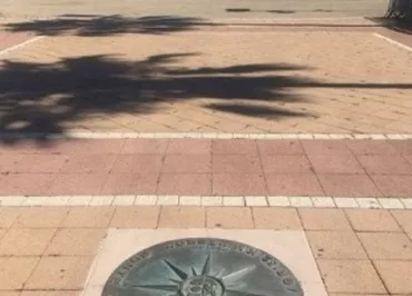 Plaque posée au Bastion