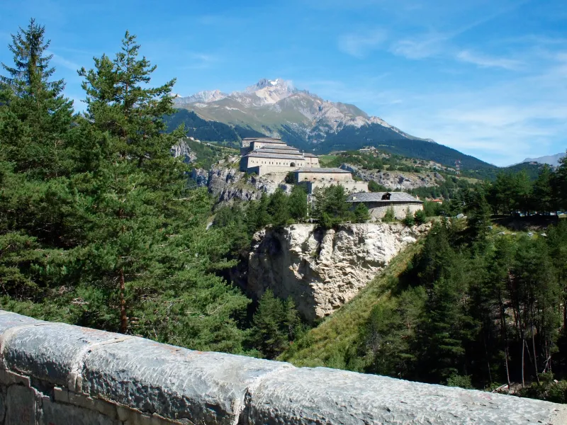 Esseillon barrier