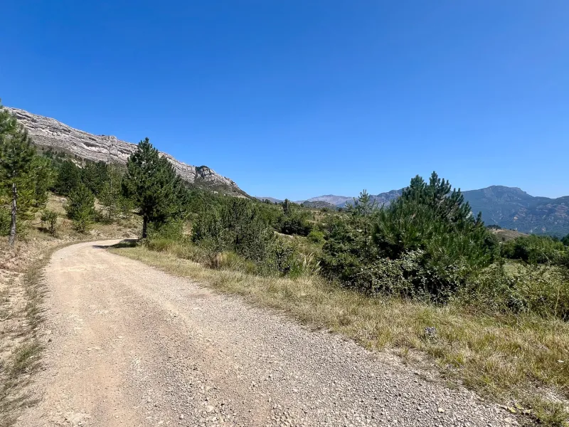Gravel climbing in the Monges massif, between Sisteron and Digne-les-Bains