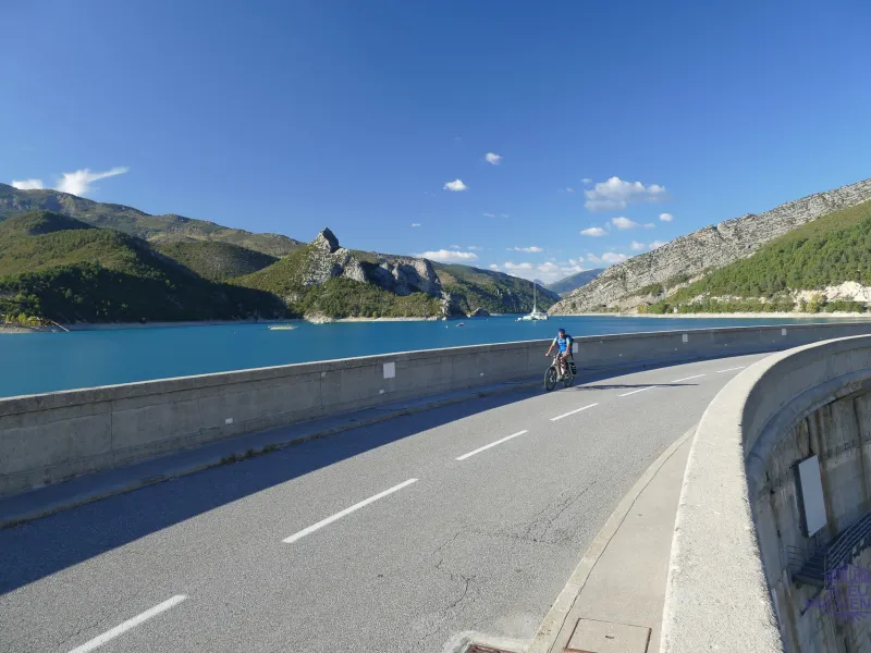 Cycling on the Castillon dam