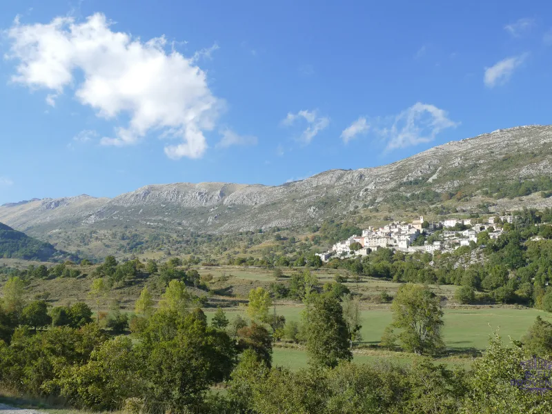 Village of Coursegoules on the southern slopes of Cheiron