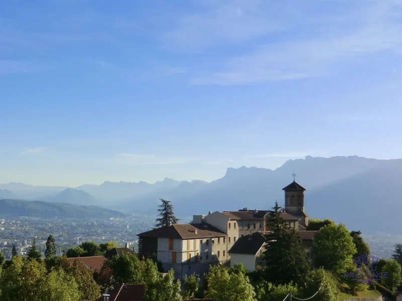 Corenc, sentinel over the Grenoble basin
