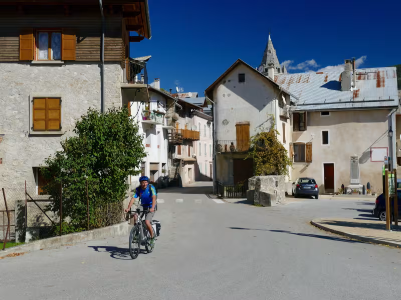 Stopover in the village of Thorame-Haute