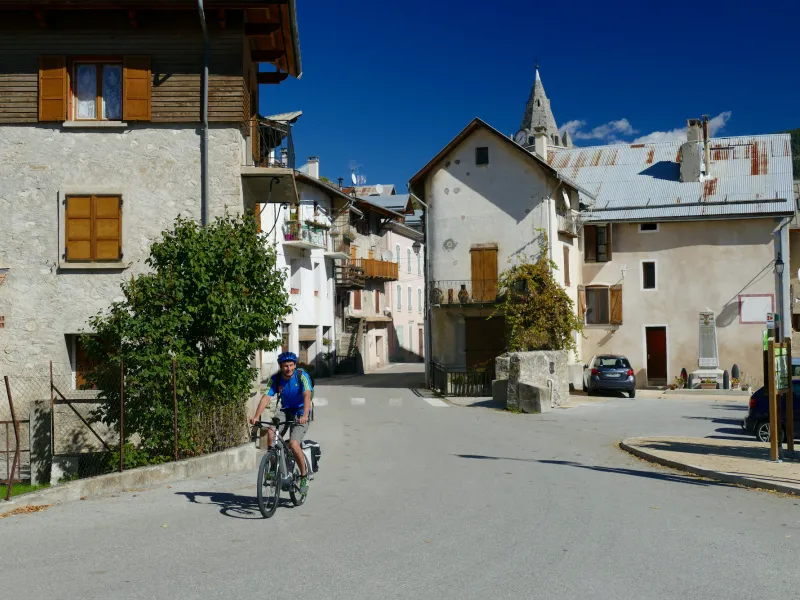 Stopover in the village of Thorame-Haute