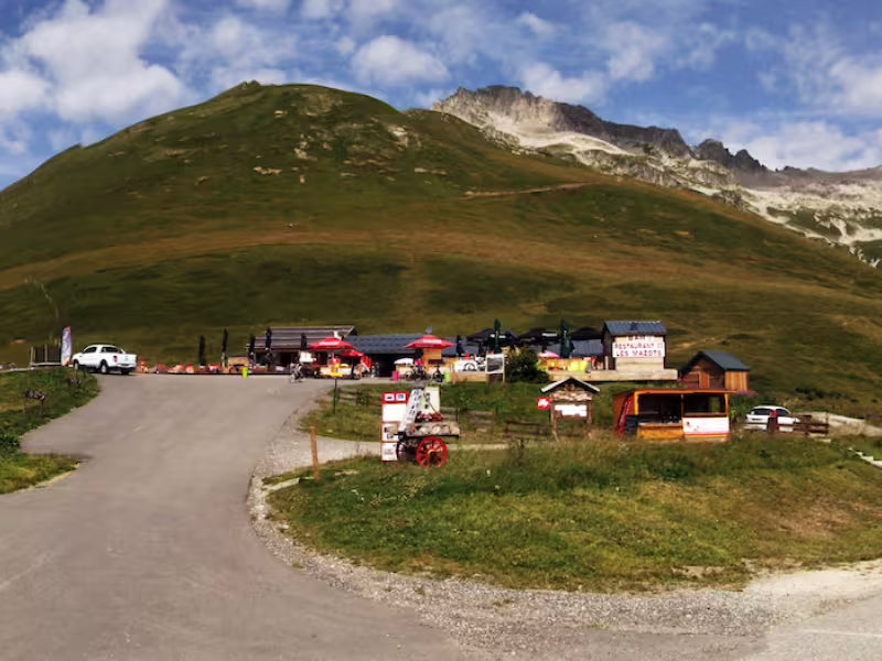 Col de la Madeleine and its shops