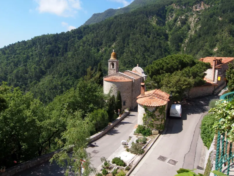 The village of Castillon