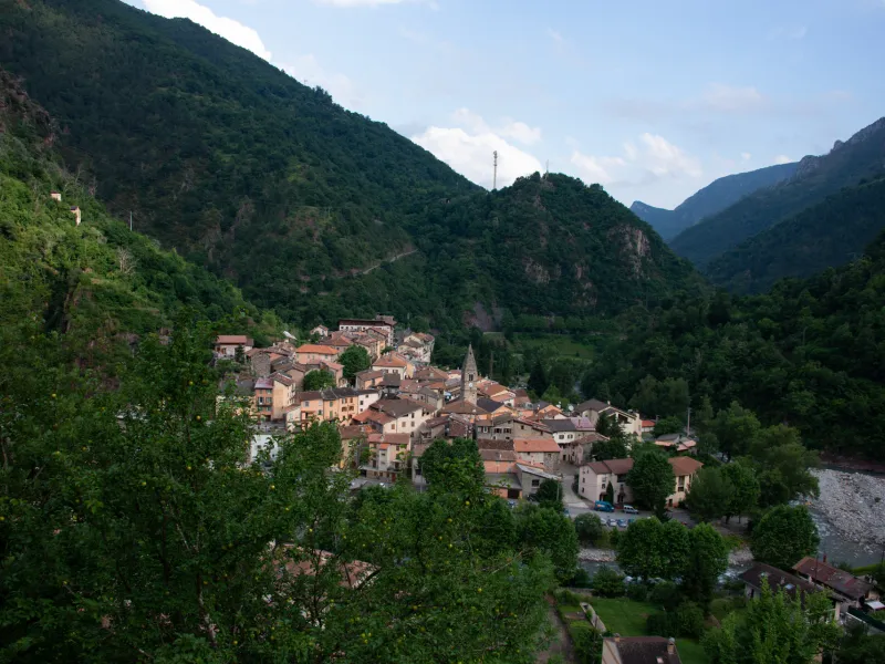 Saint-Sauveur-sur-Tinée between the Couillole and Colmiane passes