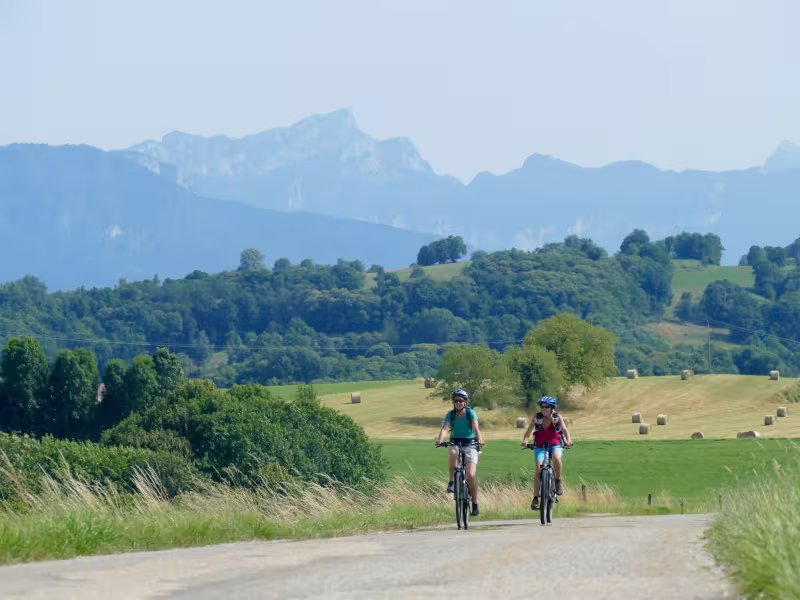 Cycling the roads of the Savoyard Foreland