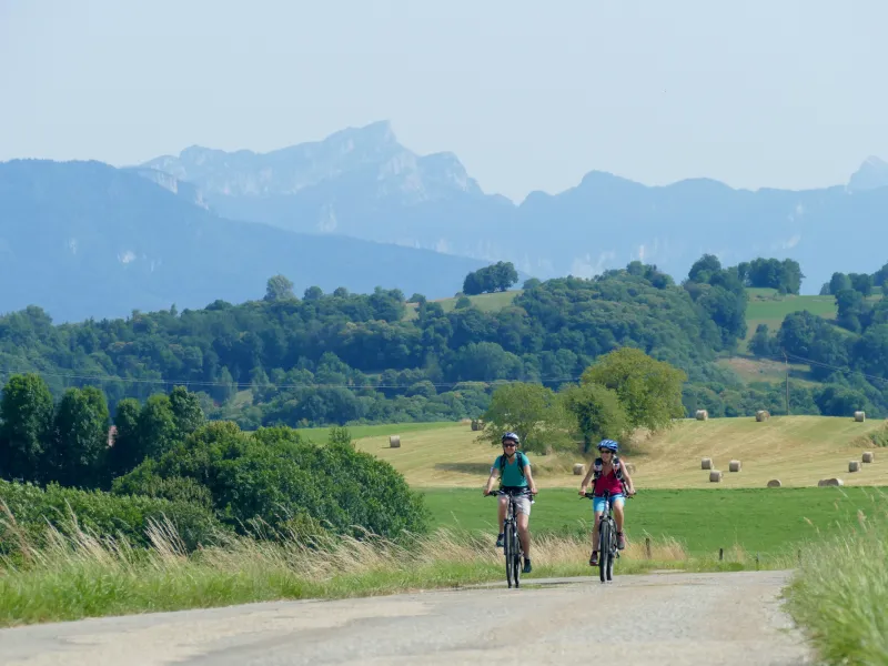Cycling the roads of the Savoyard Foreland