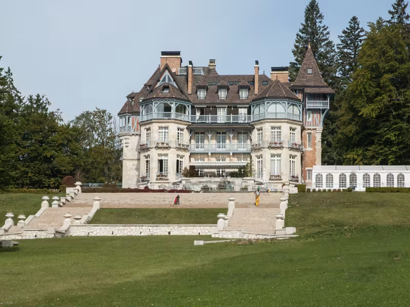 Chateau Des Avenieres above Cruseilles