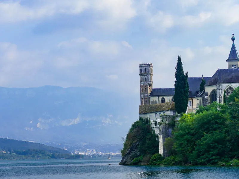 Hautecombe Abbey - lac du bourget