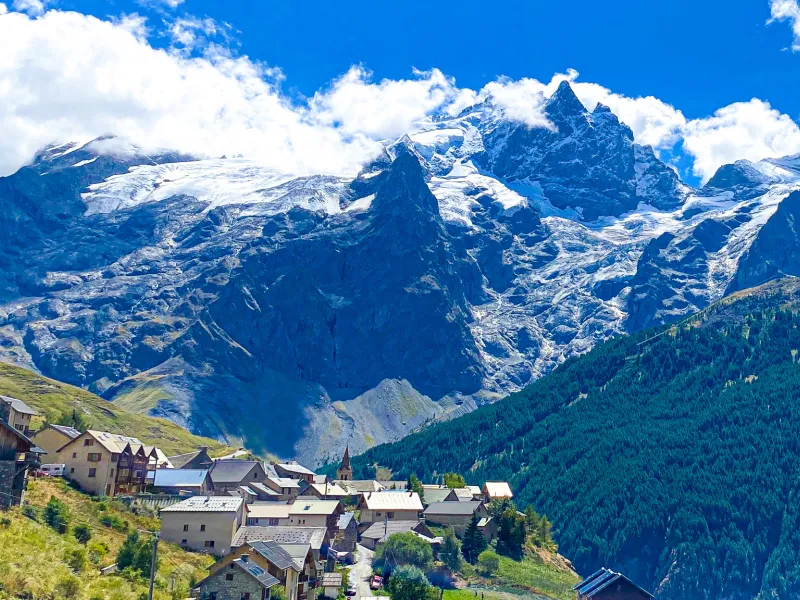 Villages in the upper Romanche Valley towards La Grave