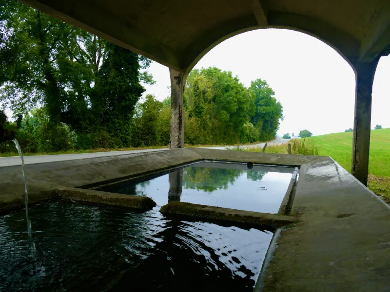 Washhouse north of Albanais
