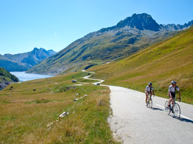 On the road to the southern slopes of the Croix de Fer pass