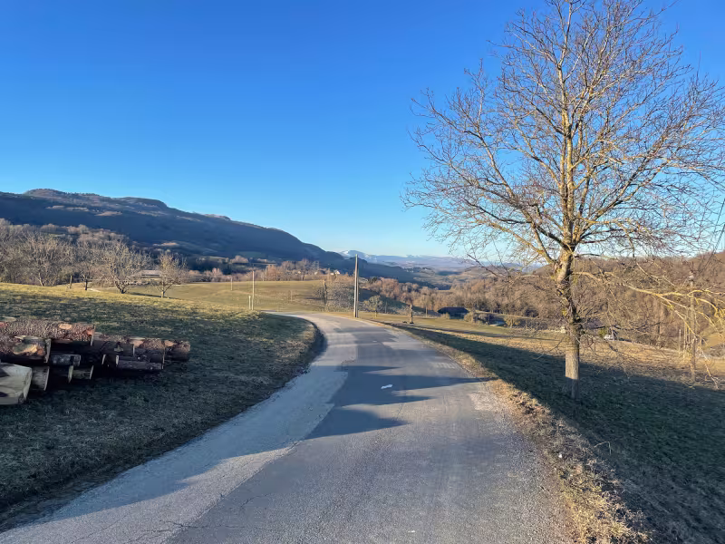 On the roads from Albanais to La Chambotte