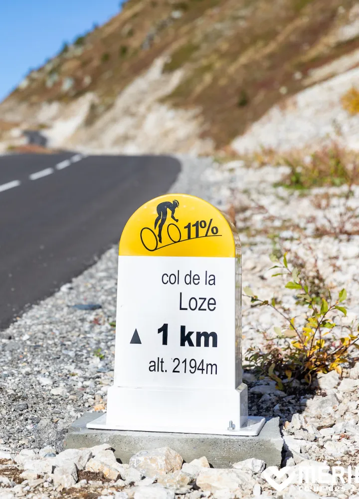 Col de la Loze milestone 1km