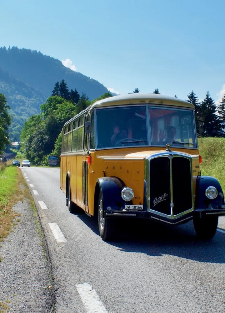 Old bus on the RGA