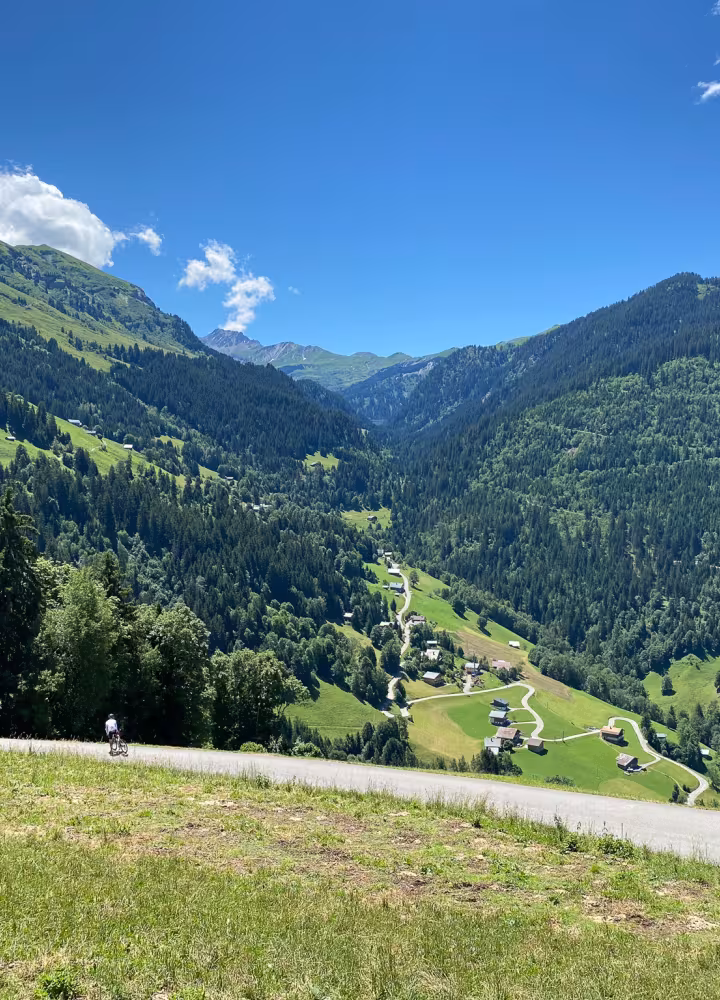 Areches et Vallee towards Saint Guerin