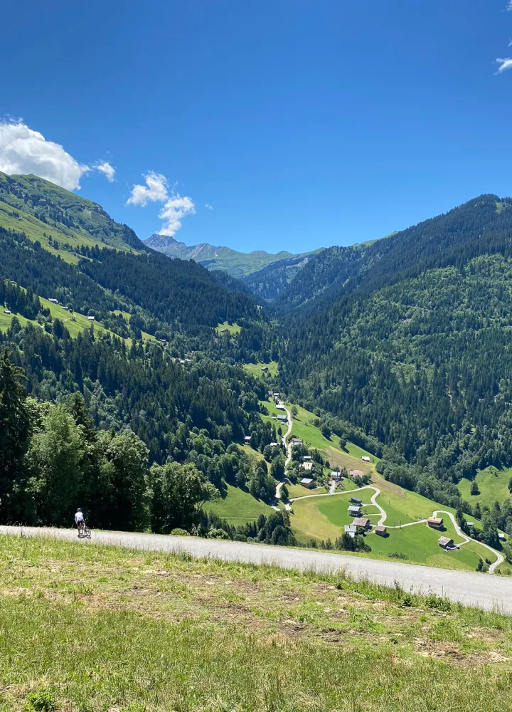 Areches et Vallee towards Saint Guerin