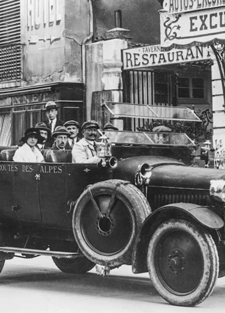 PLM coaches used to cross the Alps