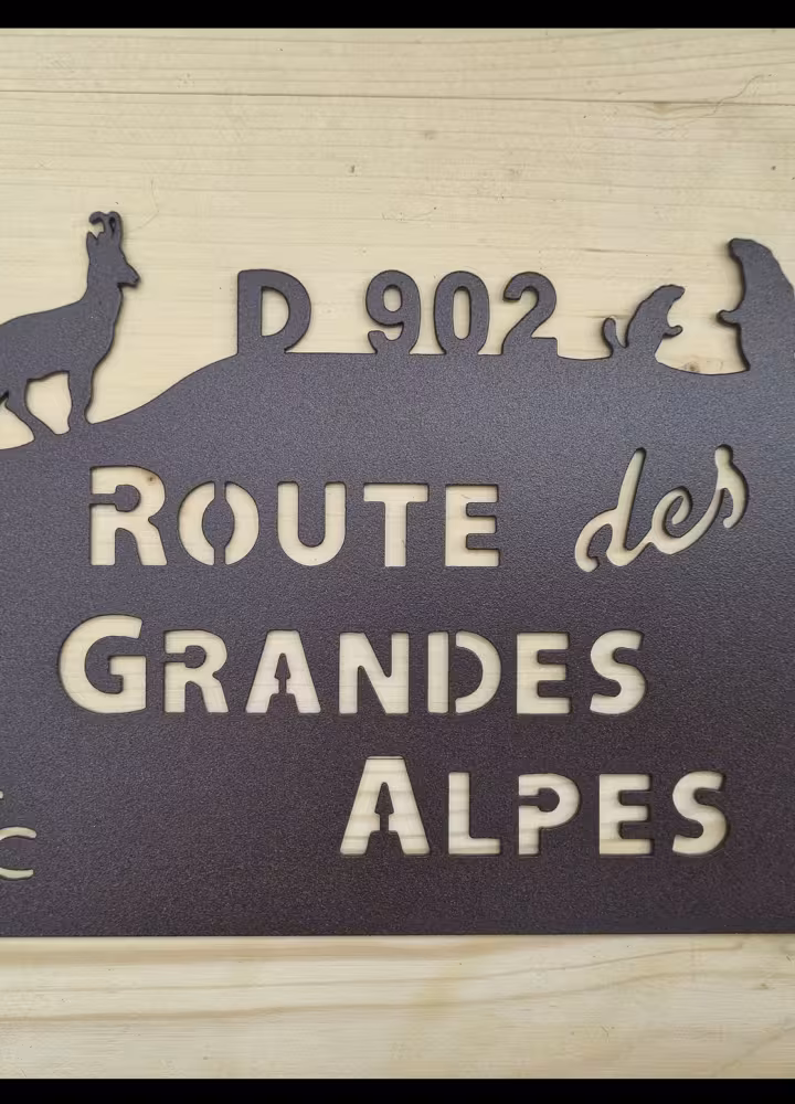 plaque route des grandes alpes trophee des cols