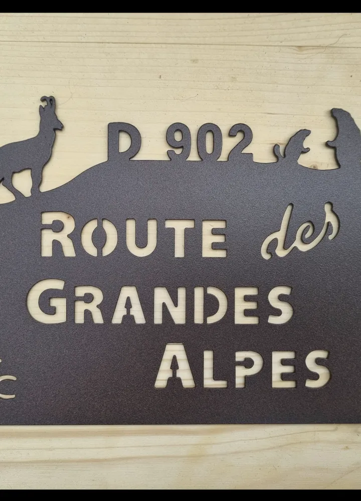 plaque route des grandes alpes trophee des cols