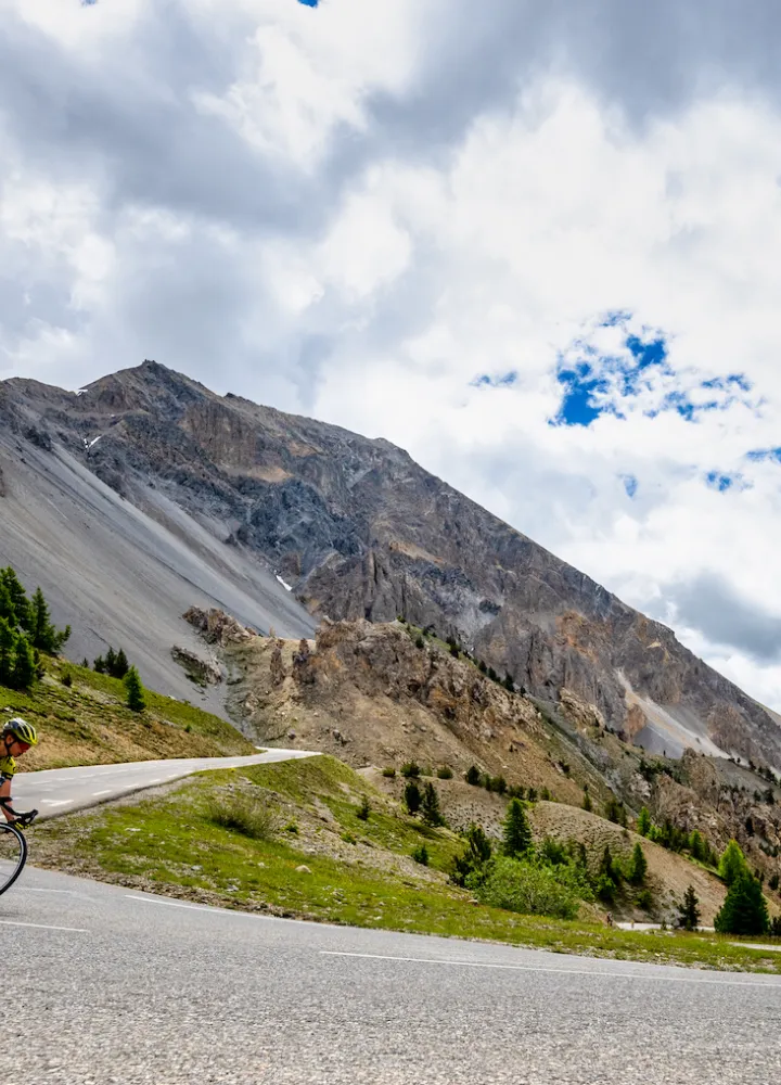 Descent of the south side of the Col d'Izoard