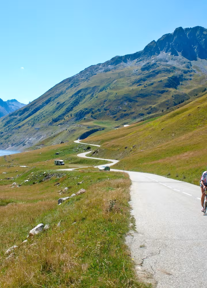 On the road to the southern slopes of the Croix de Fer pass