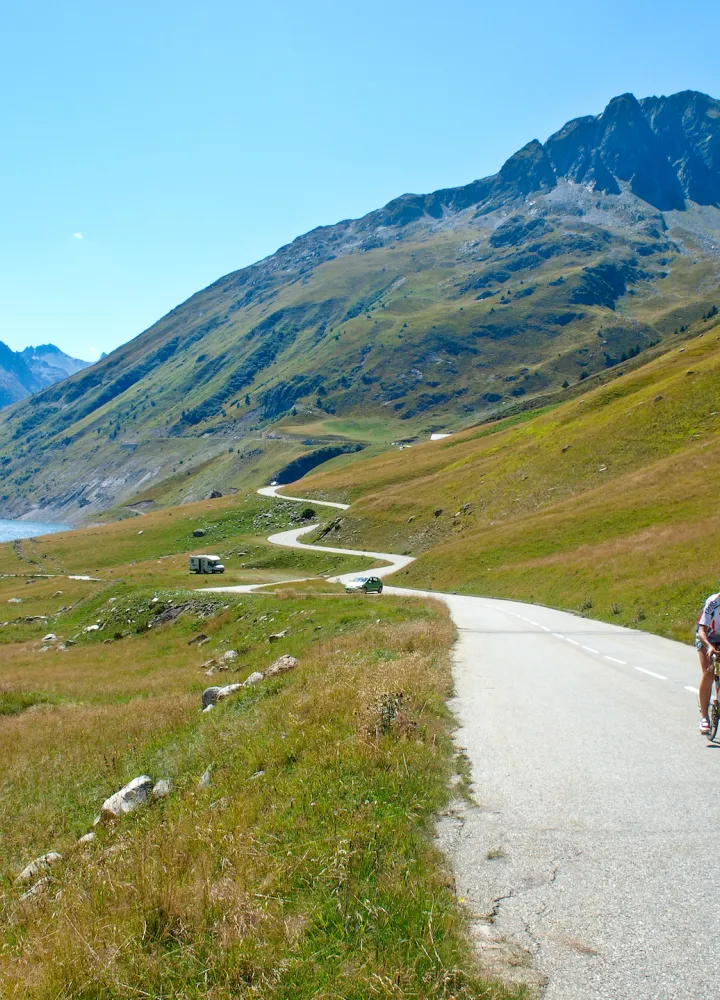 On the road to the southern slopes of the Croix de Fer pass