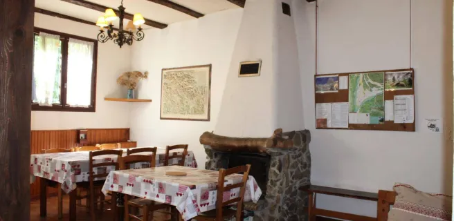 Gîte d'Etape/Groupe La Rouguière - Pièce de vie - Saint-Martin-Vésubie - Gîtes de France Alpes-Maritimes