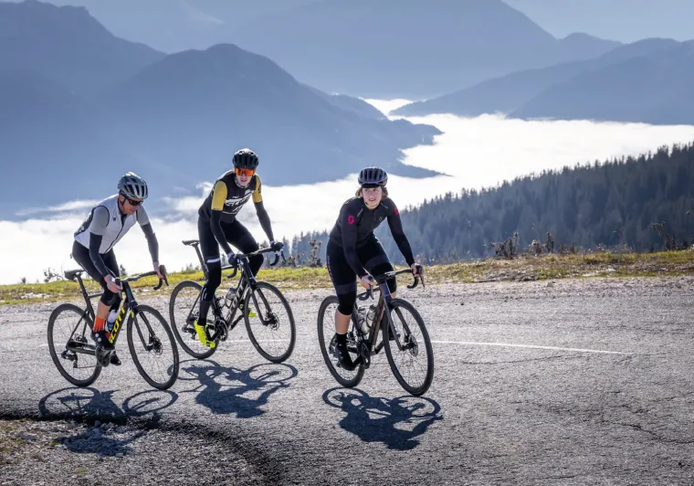 cyclo touring at semnoz