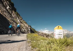 climbing Iseran pass by bike